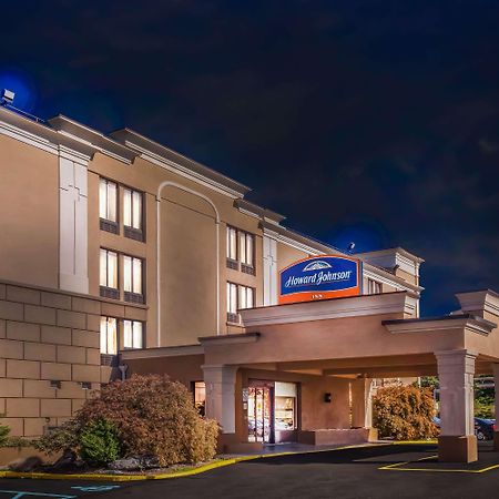 Howard Johnson By Wyndham Suffern Exterior foto