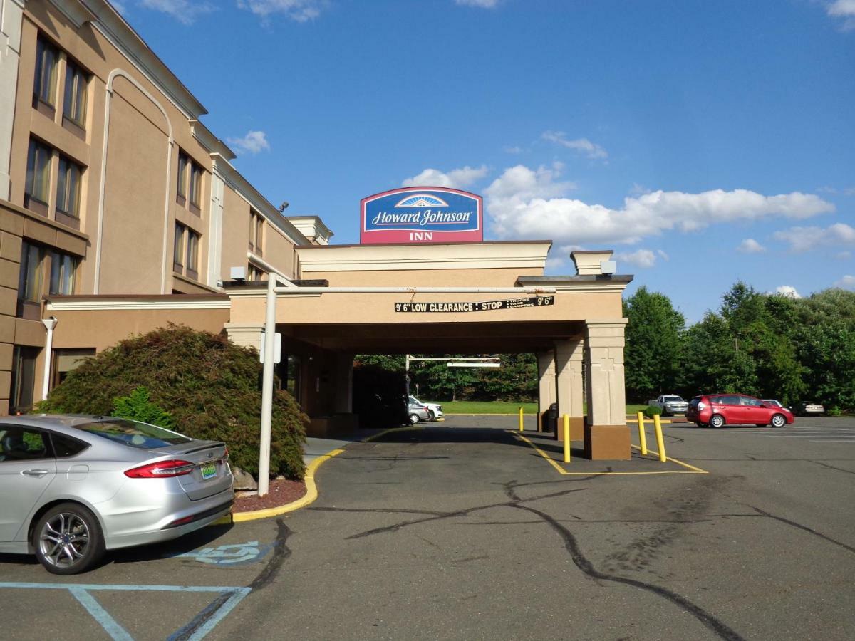 Howard Johnson By Wyndham Suffern Exterior foto