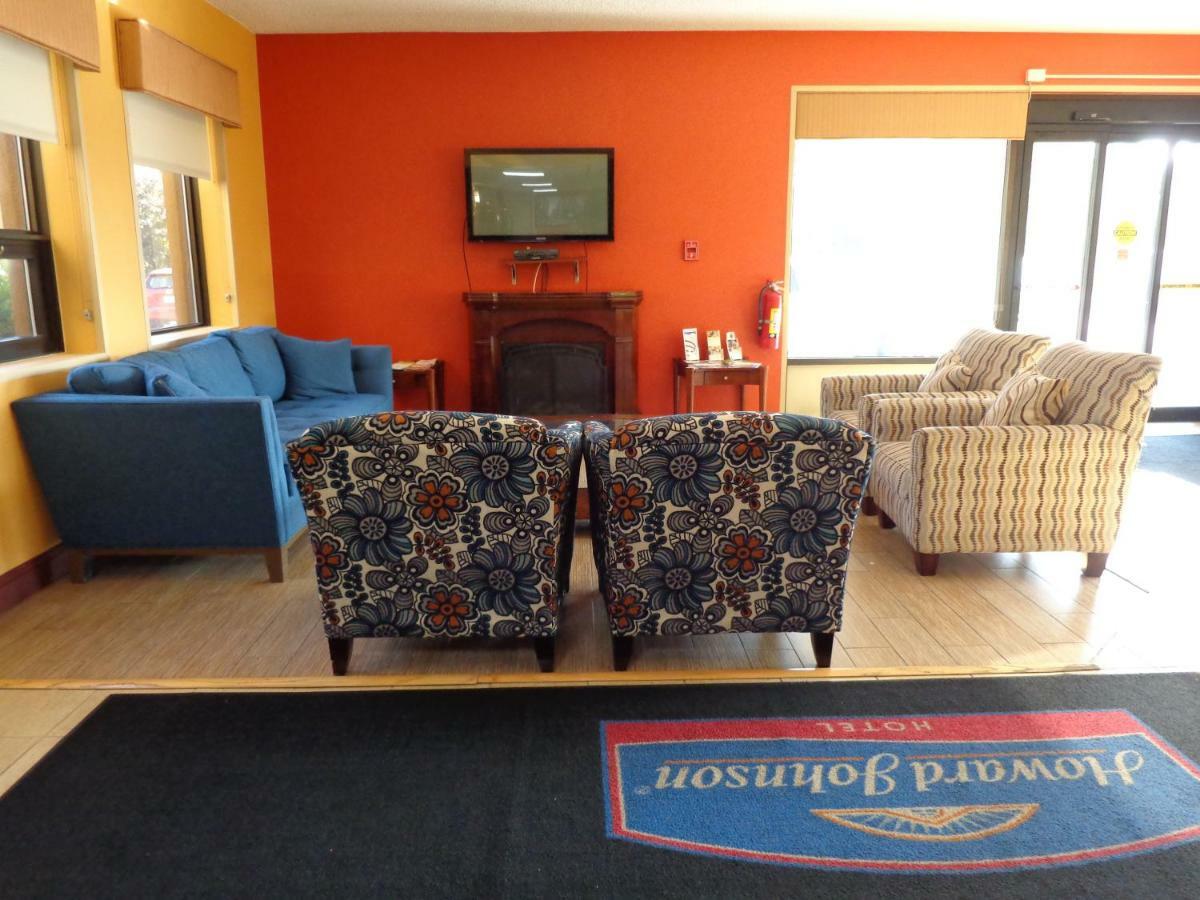 Howard Johnson By Wyndham Suffern Exterior foto